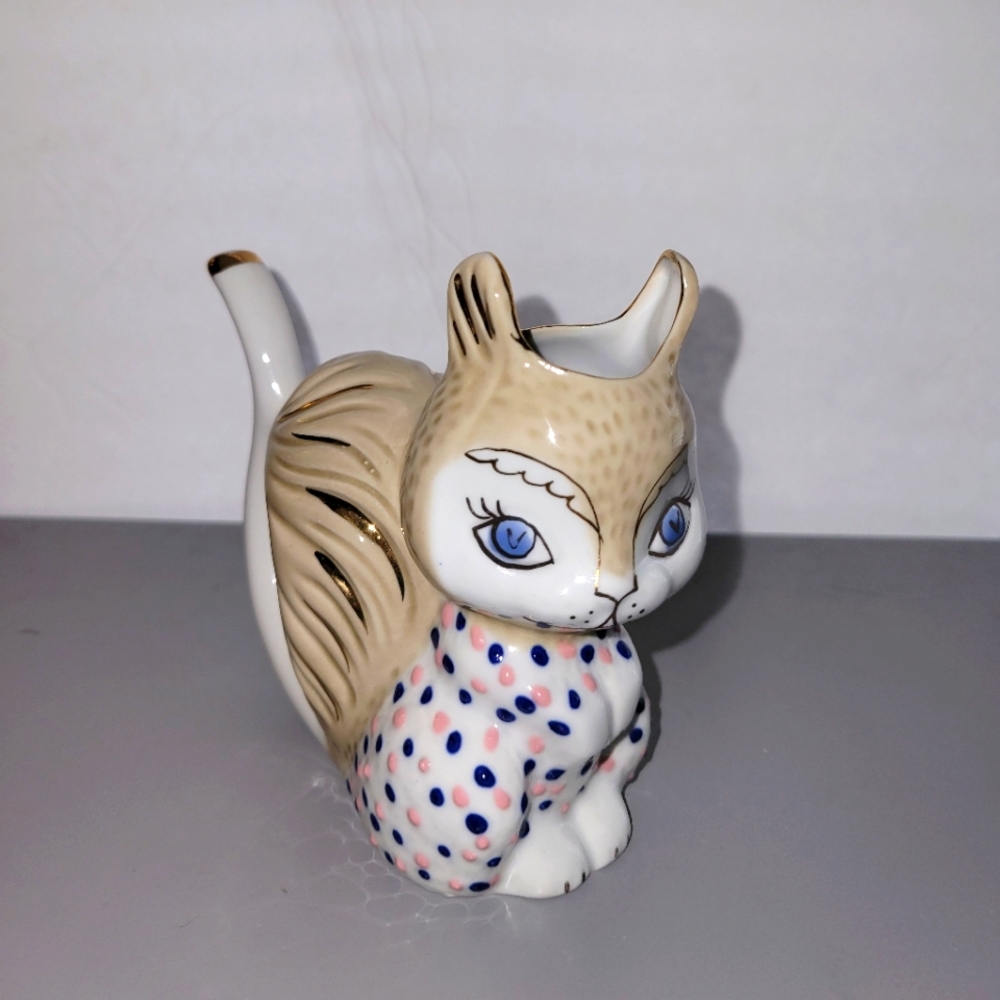 Kislovodsk Porcelain Factory: Squirrel mug